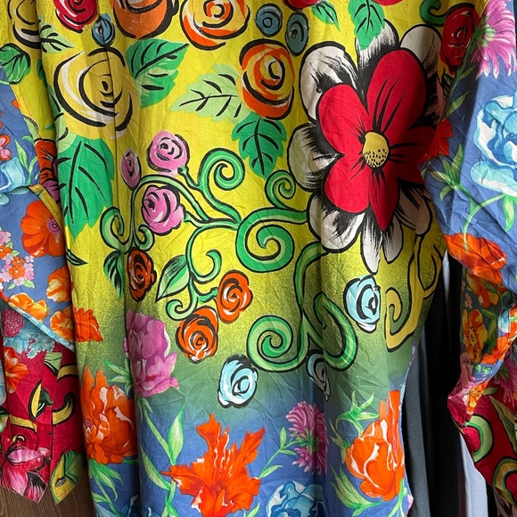 🌷💐Very Rare Versace flower print shirt 🌸🌺 - Picture 3 of 13